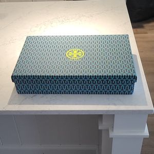 Tory Burch boot box